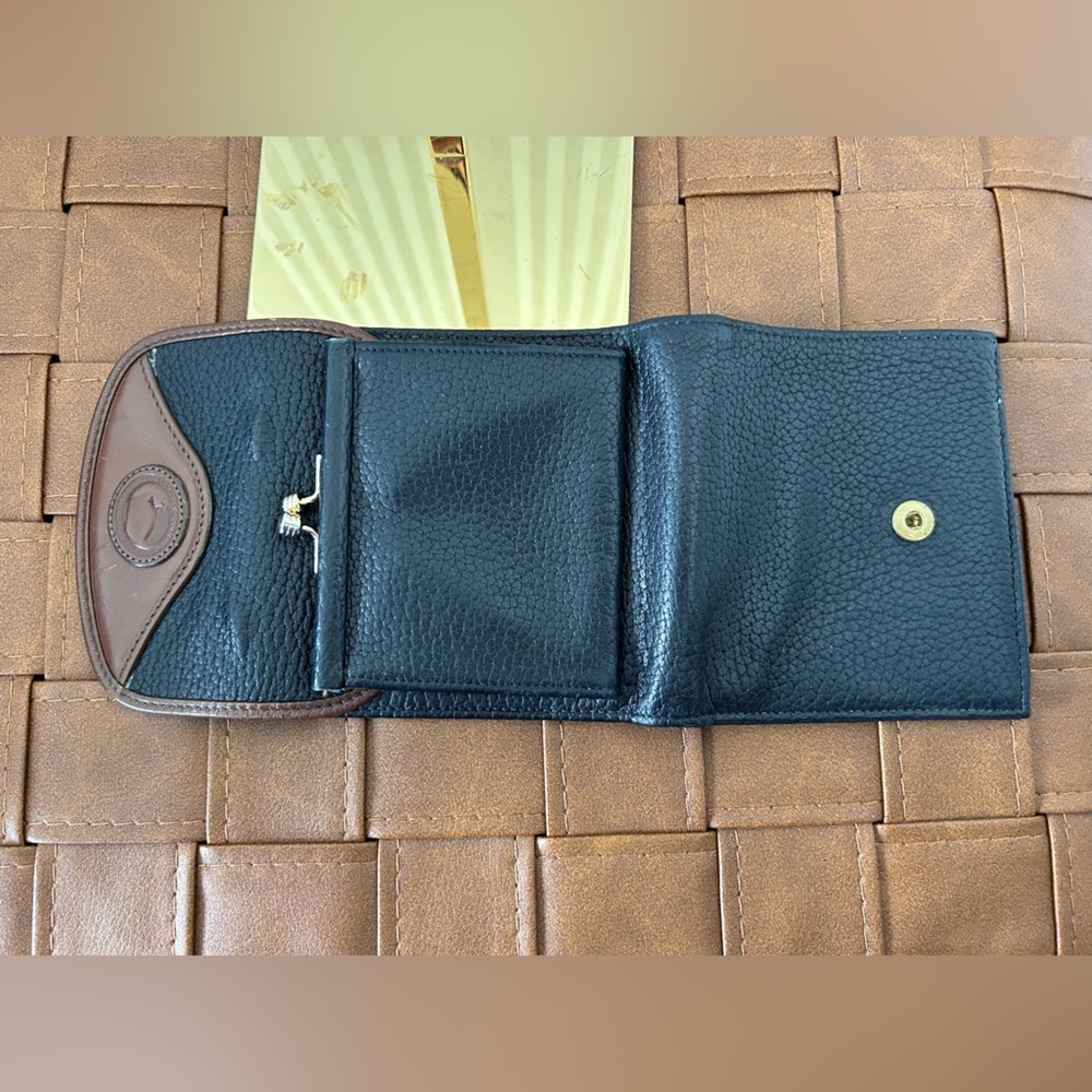 Vintage Dooney & Bourke Pebbled Leather Black and Tan Wallet Kiss Lock - Picture 9 of 11
